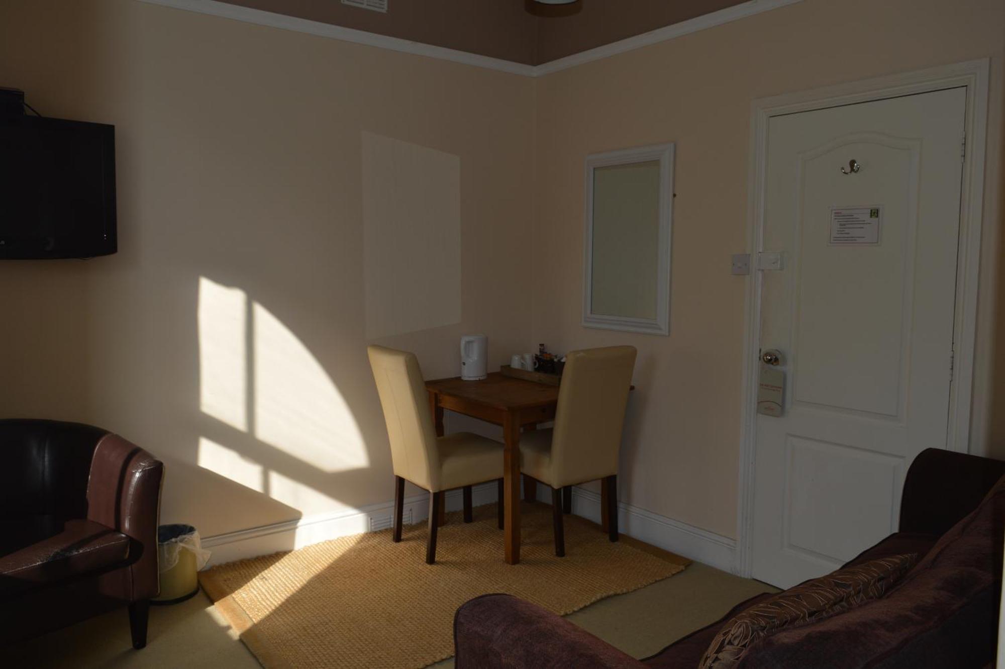 The Sheldon B&B - Free Private Parking Eastbourne Eksteriør bilde