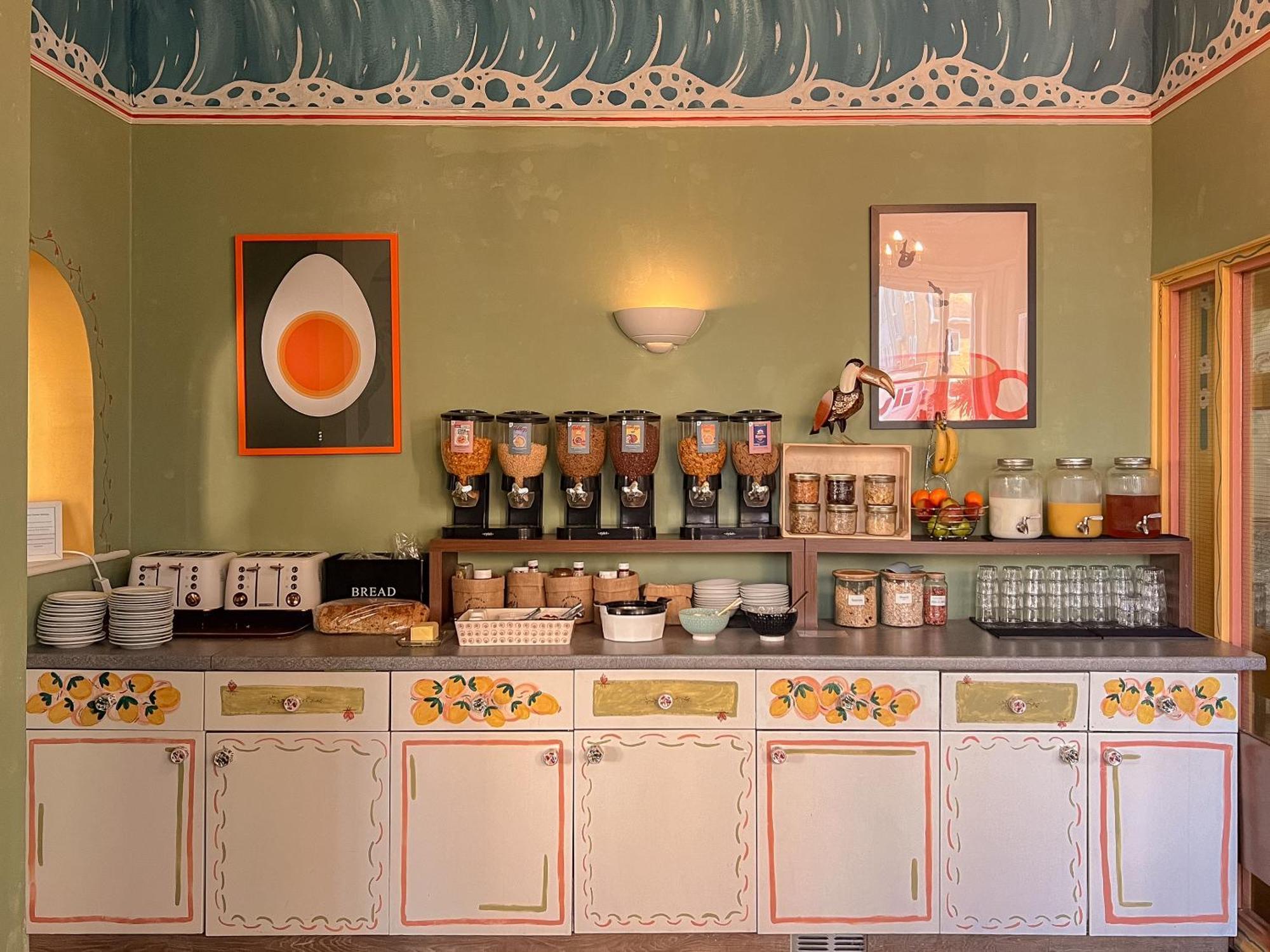 The Sheldon B&B - Free Private Parking Eastbourne Eksteriør bilde