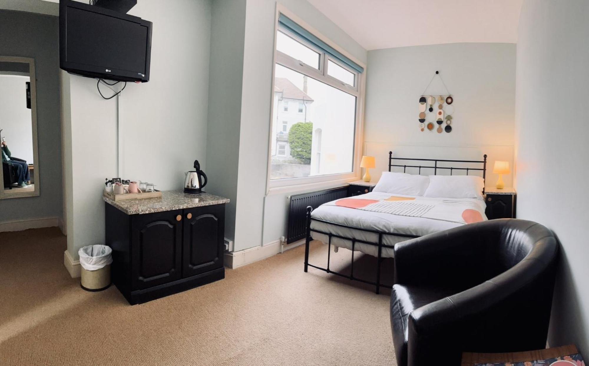 The Sheldon B&B - Free Private Parking Eastbourne Eksteriør bilde