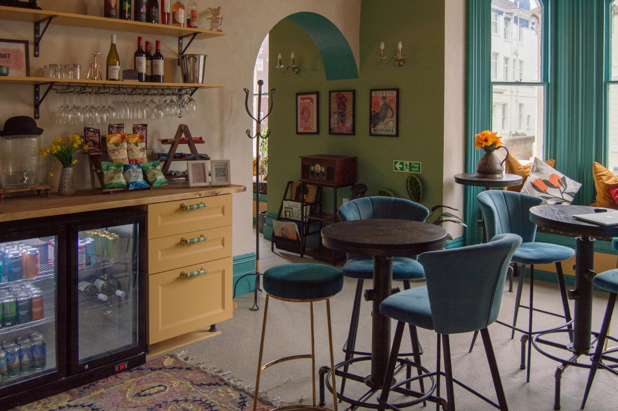 The Sheldon B&B - Free Private Parking Eastbourne Eksteriør bilde