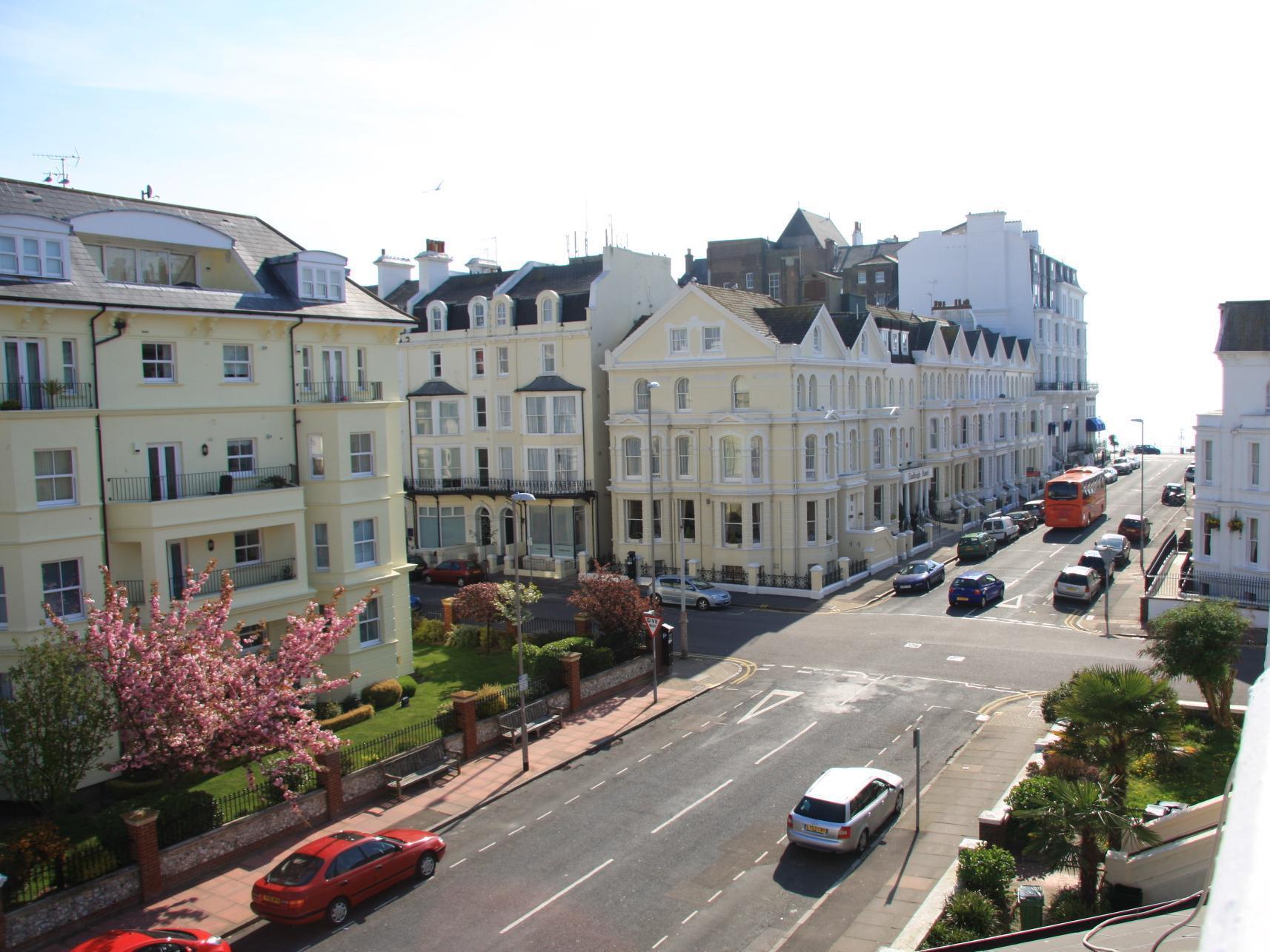 The Sheldon B&B - Free Private Parking Eastbourne Eksteriør bilde