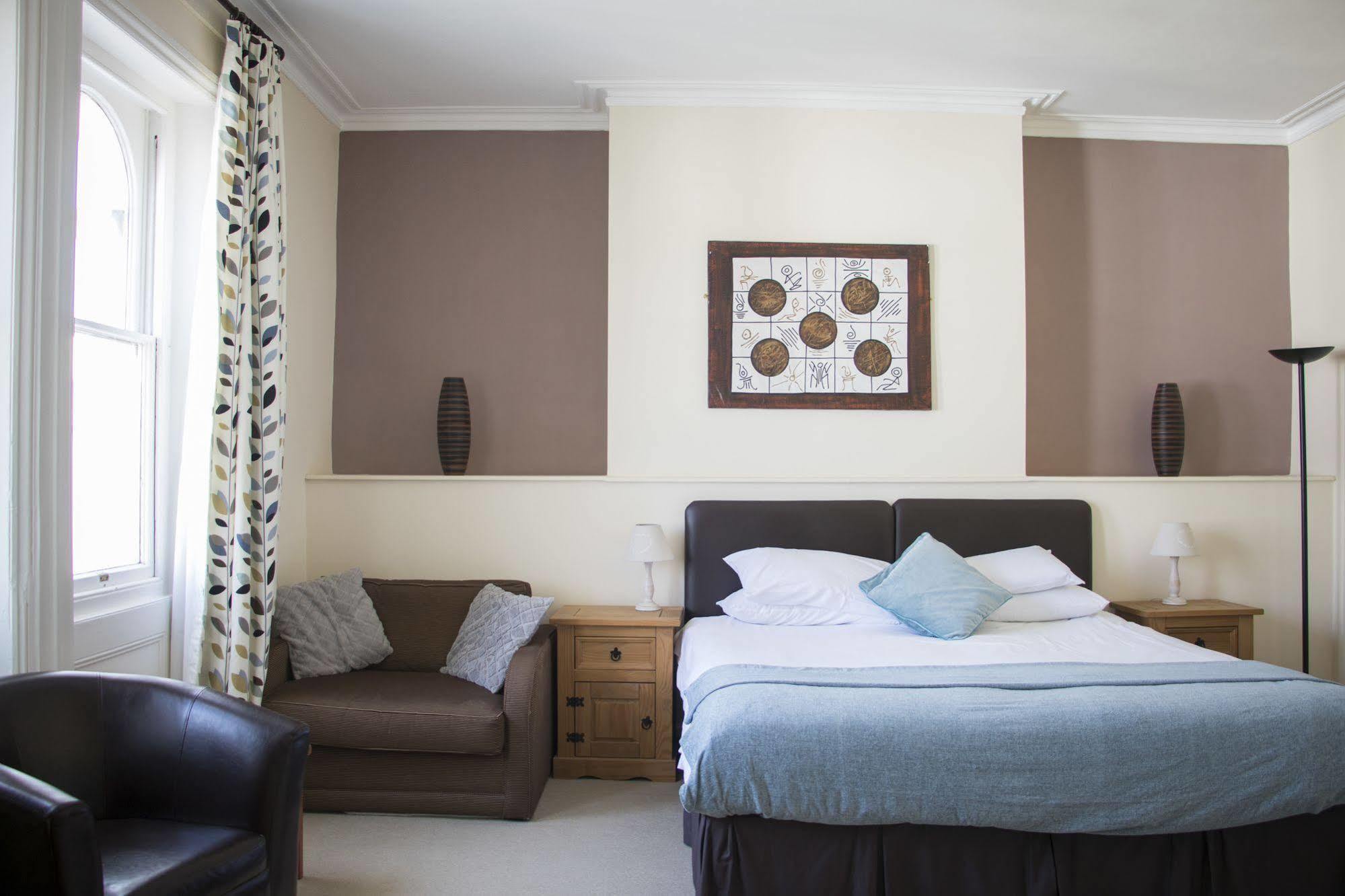 The Sheldon B&B - Free Private Parking Eastbourne Eksteriør bilde