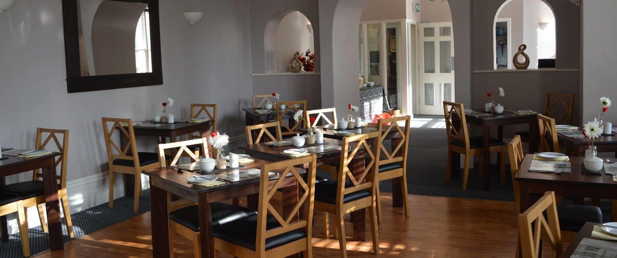 The Sheldon B&B - Free Private Parking Eastbourne Eksteriør bilde
